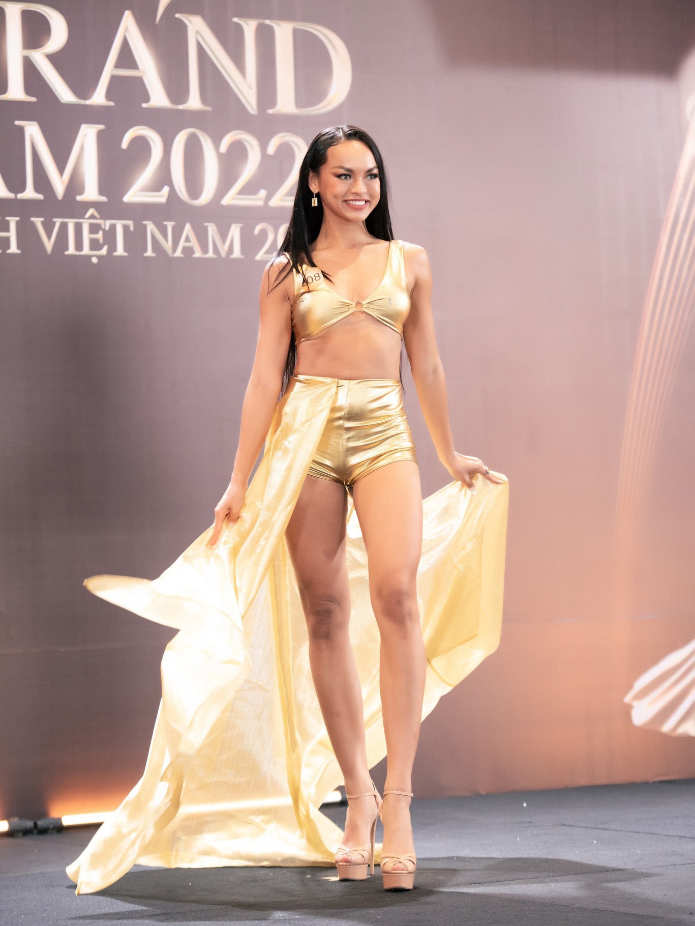 Hoa hau Hoa binh anh 4