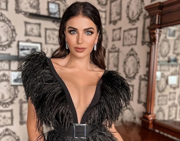 Hoa hau duoc binh chon dep nhat nam 2021 hinh anh