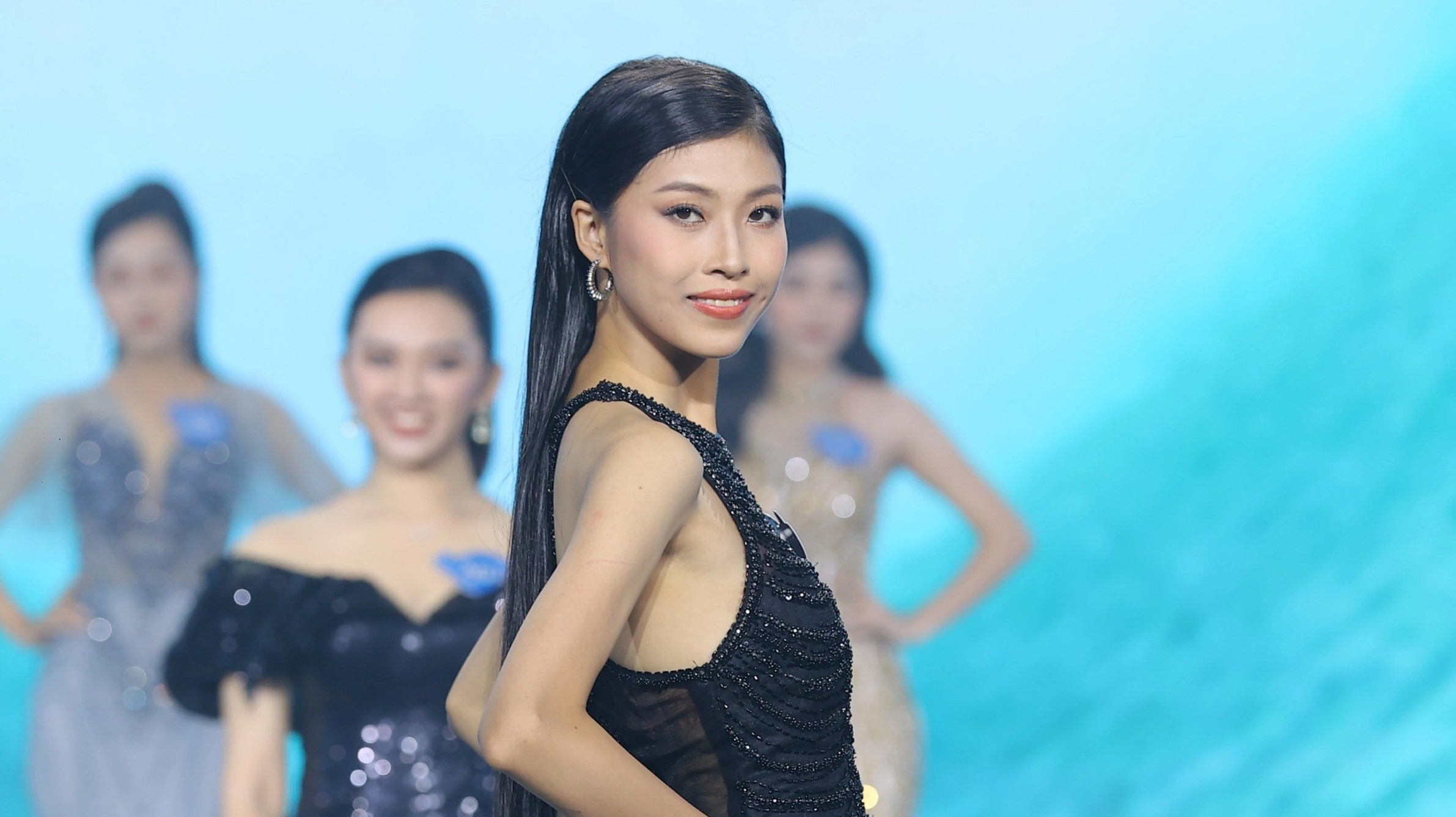 Cai gia cua cuoc thi hoa hau Viet chat luong kem hinh anh