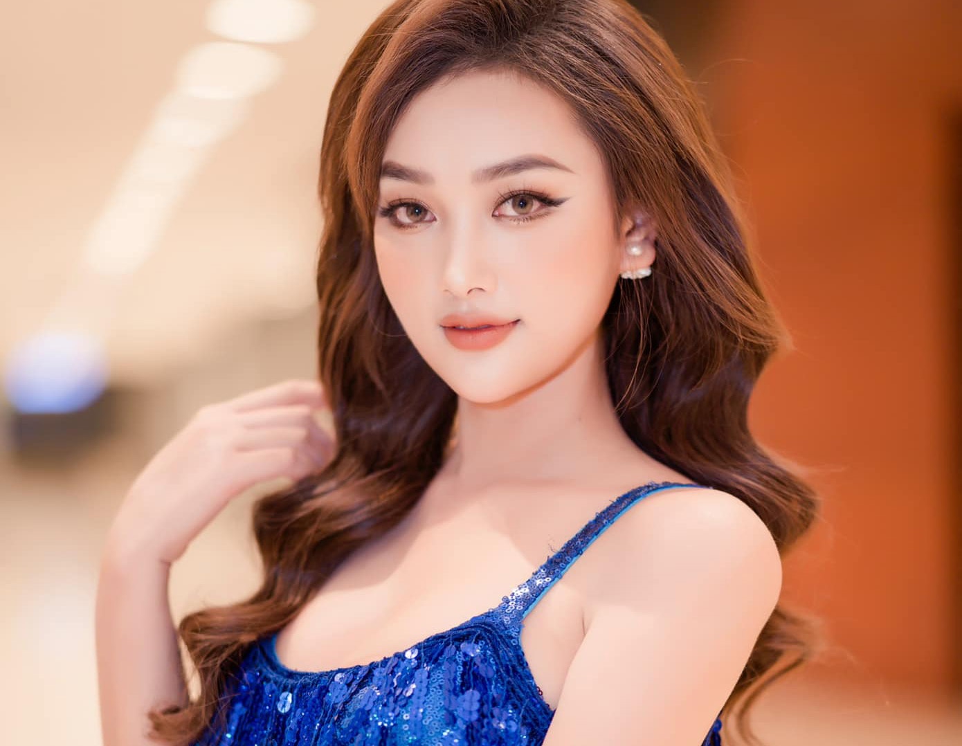 Thi sinh Hoa hau Hoa binh Viet Nam bi tan cong vi nghi gian lan hinh anh