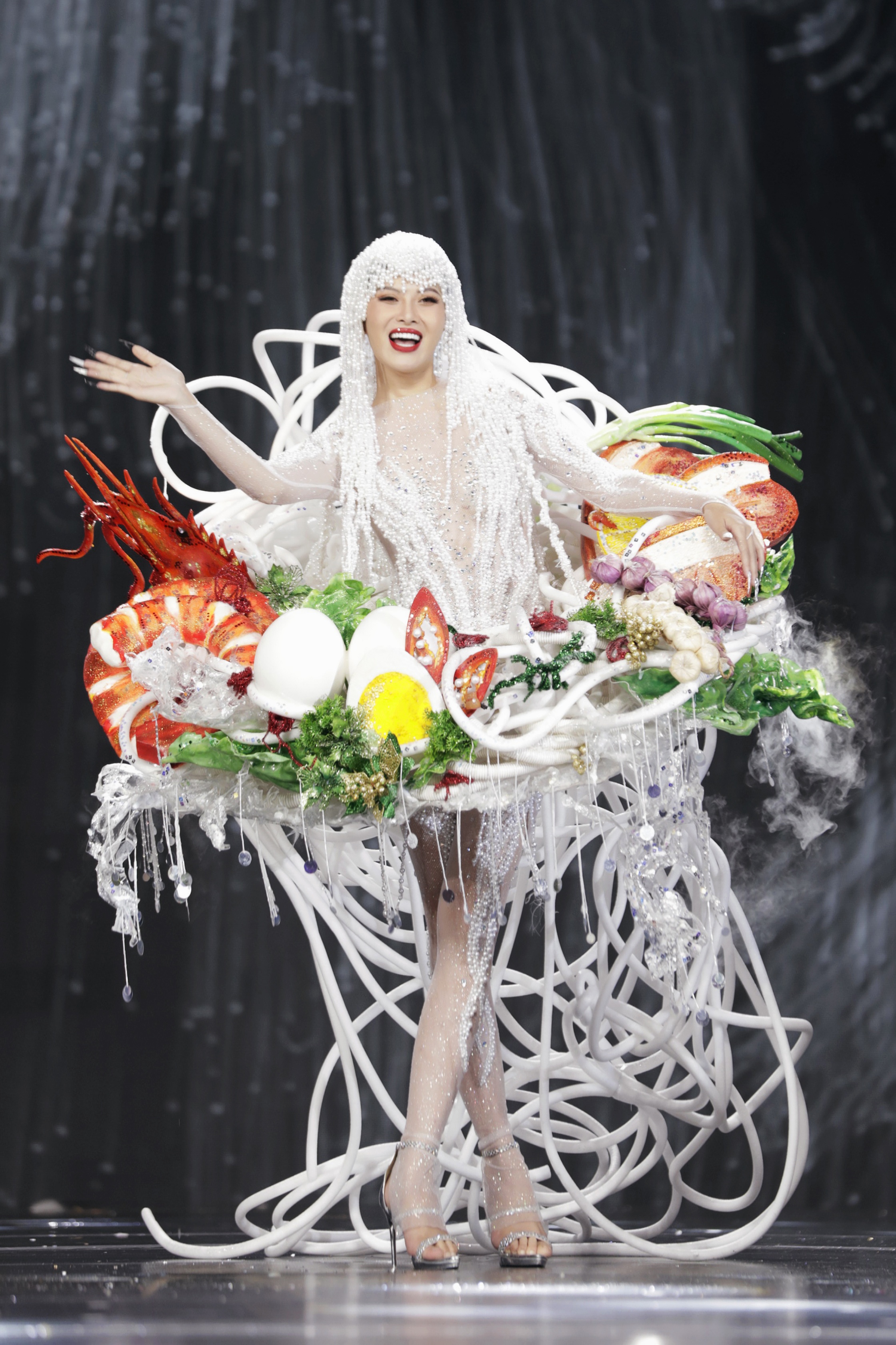 Miss Grand Vietnam anh 13