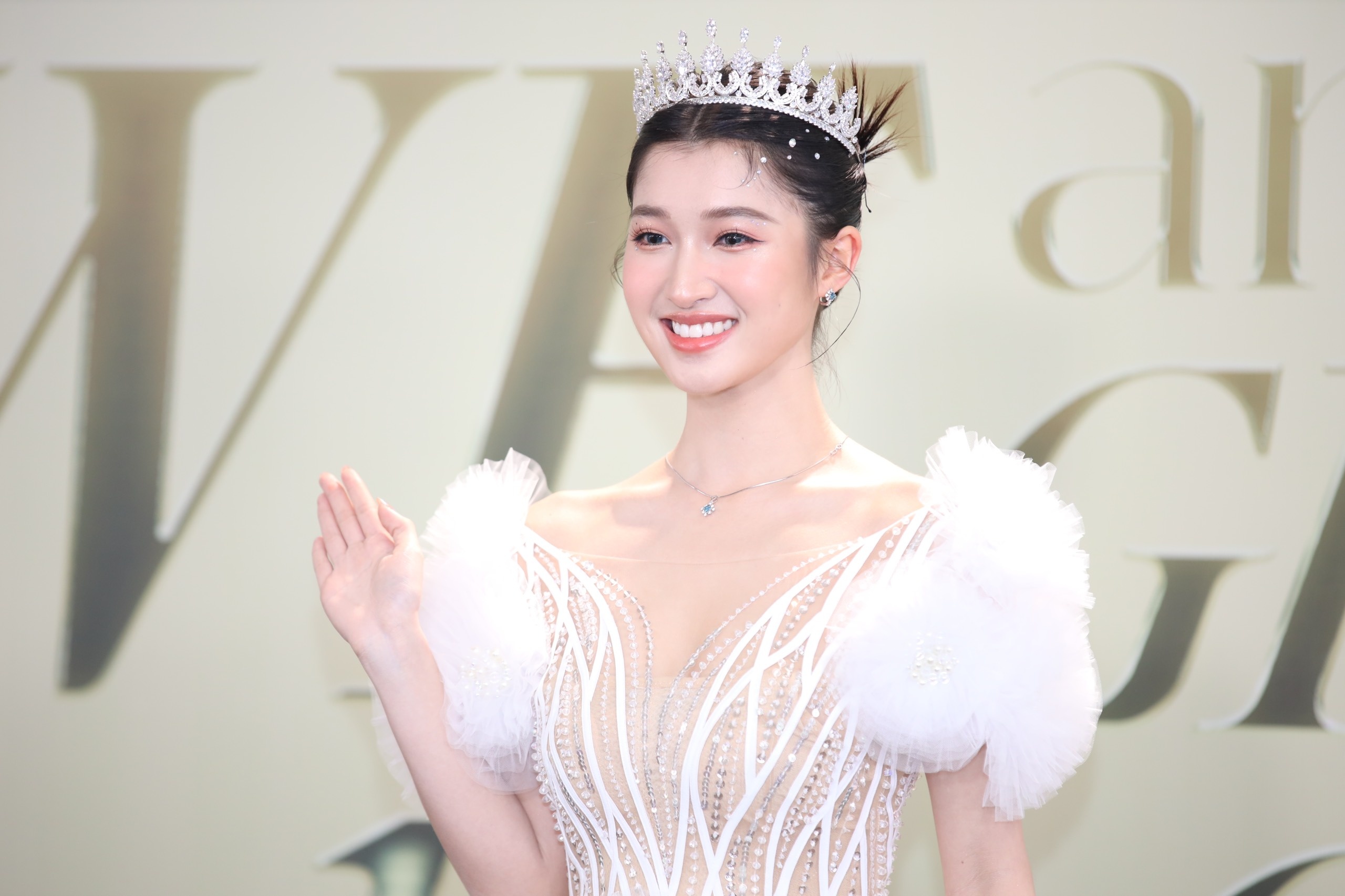 Hoa hau Hoa binh anh 9