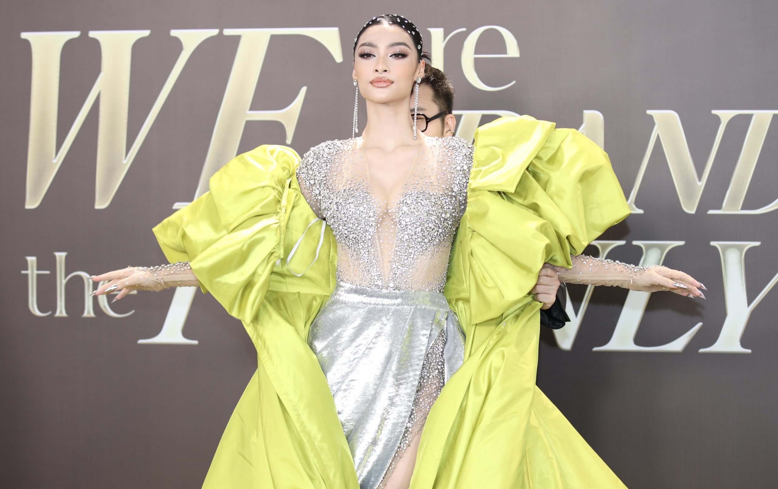 Hoa hau Hoa binh anh 9