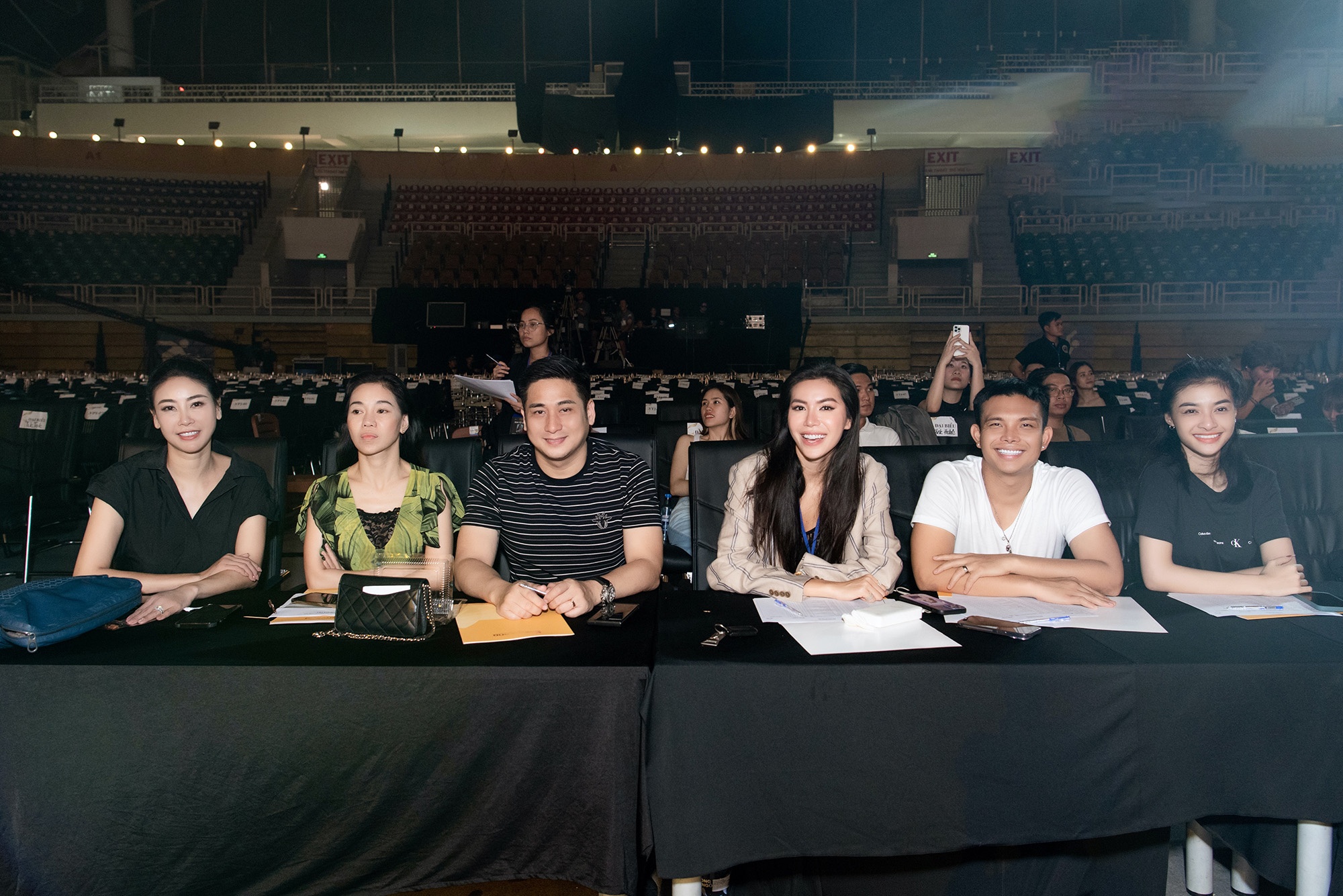 Hoa hau Hoa binh anh 9