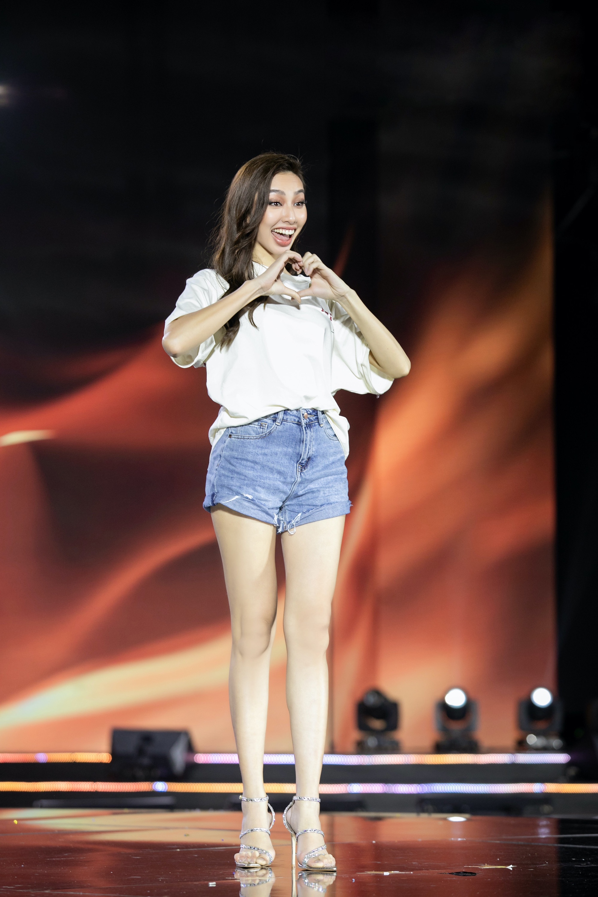 Hoa hau Hoa binh anh 2