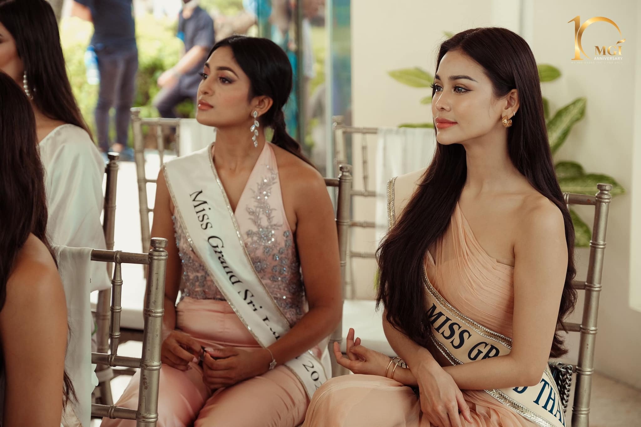 Hoa hau Hoa binh anh 2