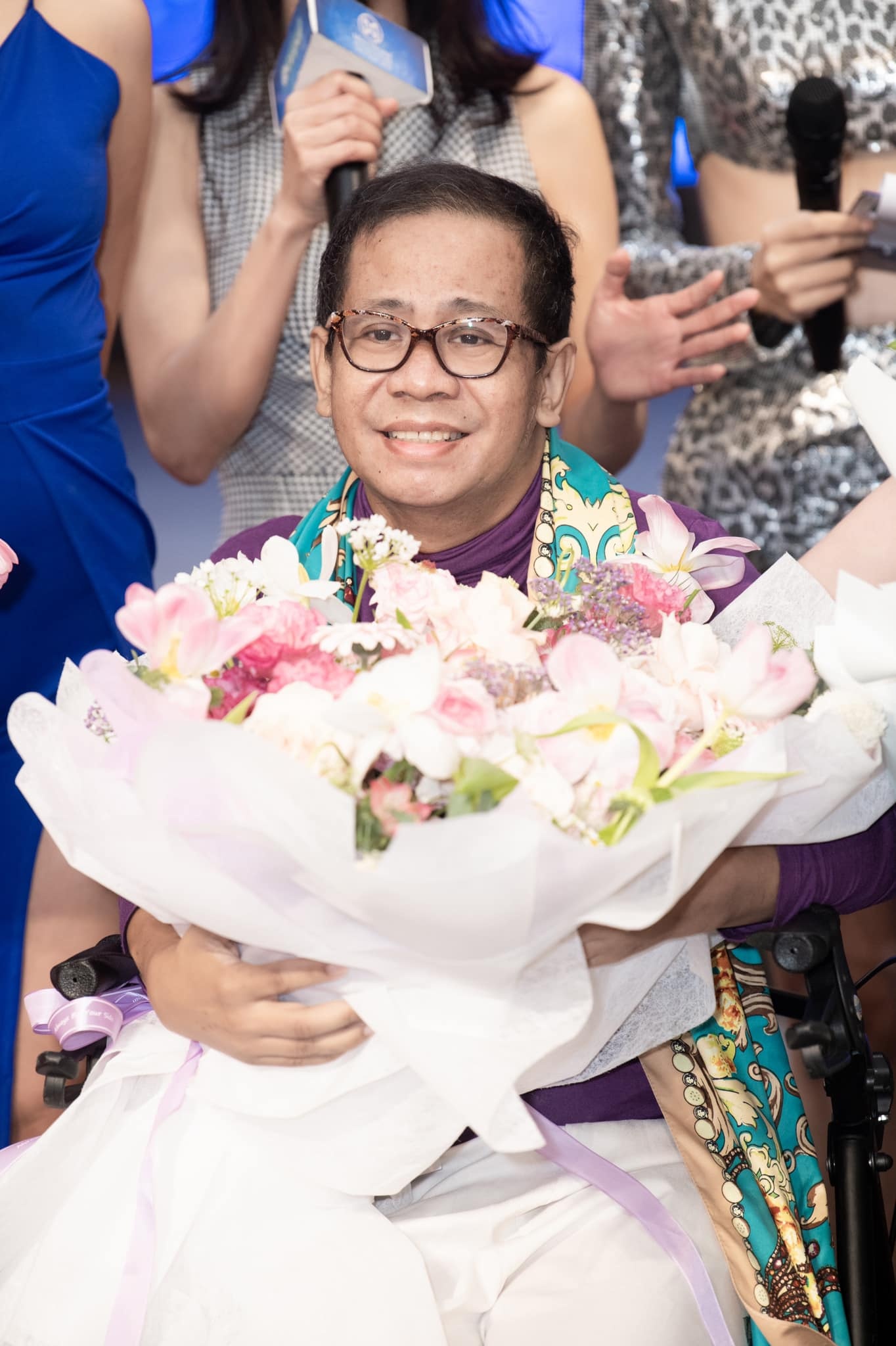 Anjo Santos qua doi anh 1