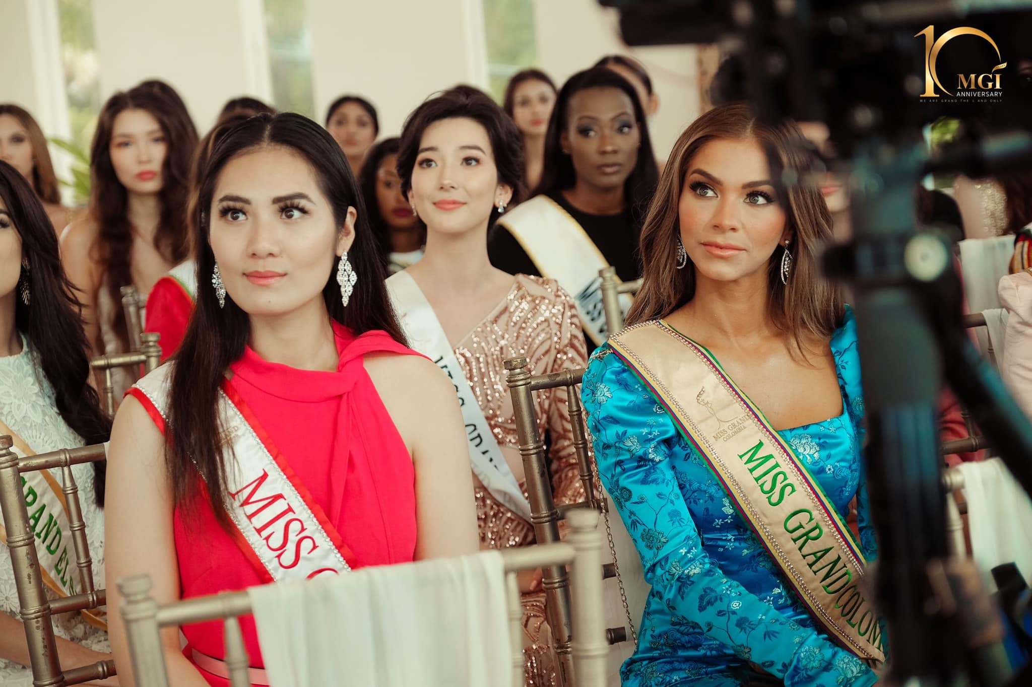 Hoa hau Hoa binh anh 3