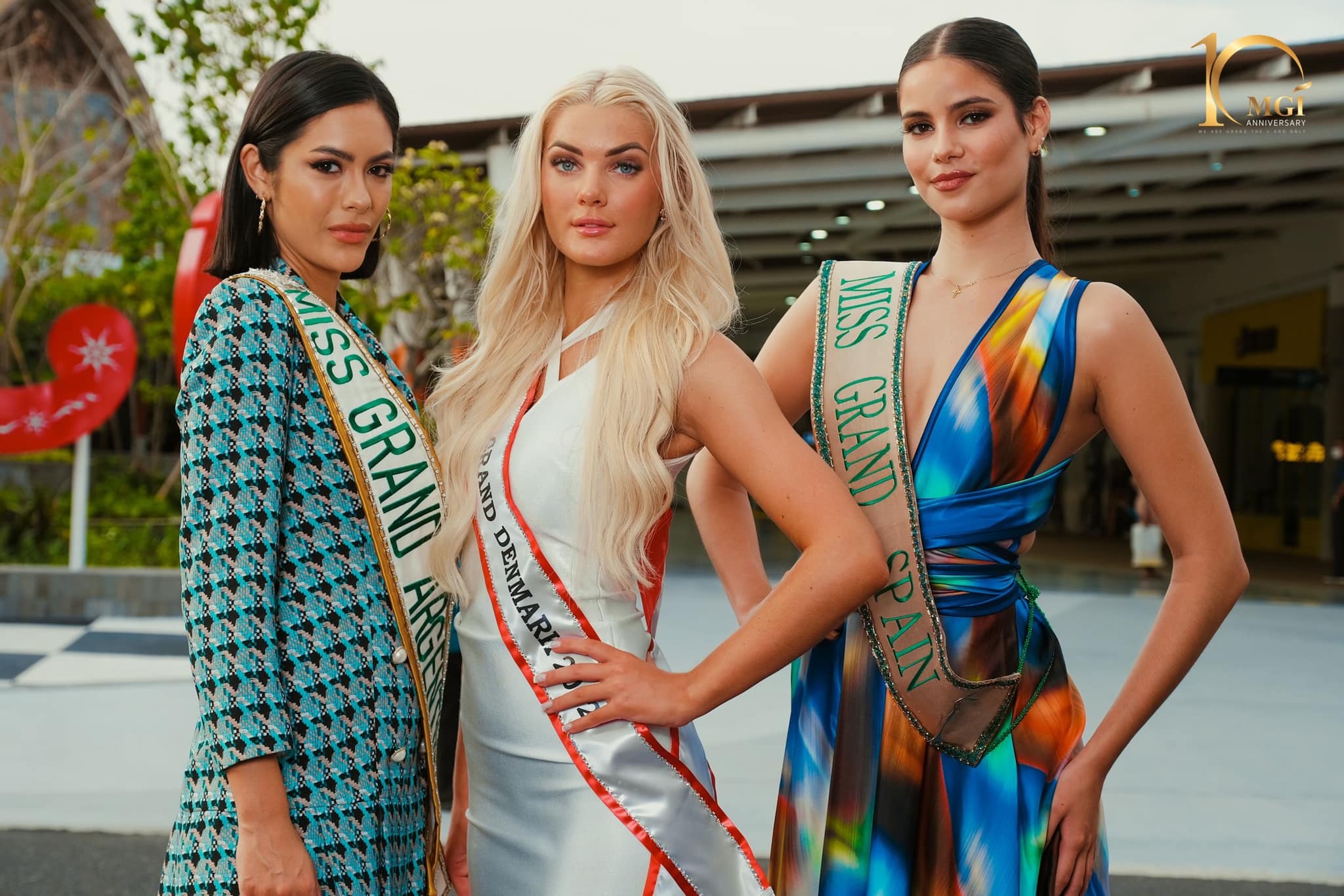 Hoa hau Hoa binh anh 8