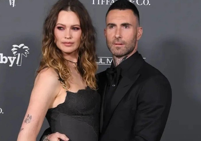 Giai doan toi te cua Adam Levine va Behati Prinsloo hinh anh