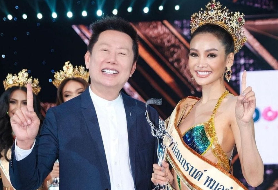 Khung hoang cua Chu tich Nawat va Miss Grand hinh anh
