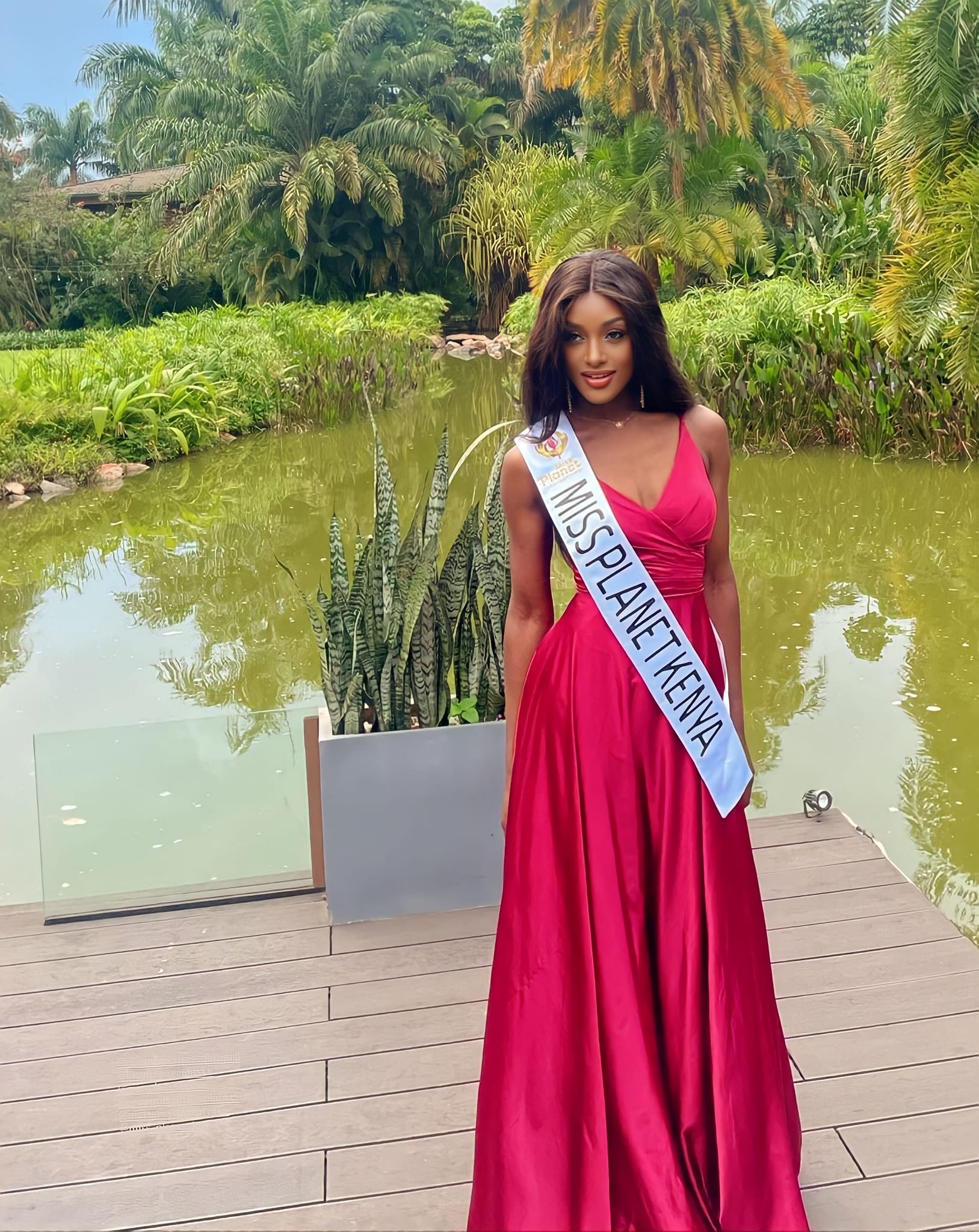 Hoa hau Hanh tinh anh 3