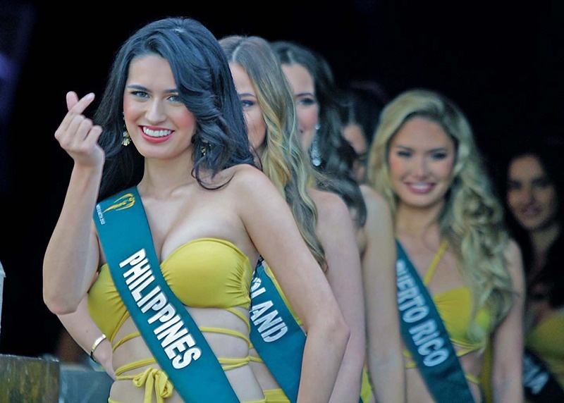 Thi sinh Hoa hau Trai Dat 2022 dien bikini hinh anh