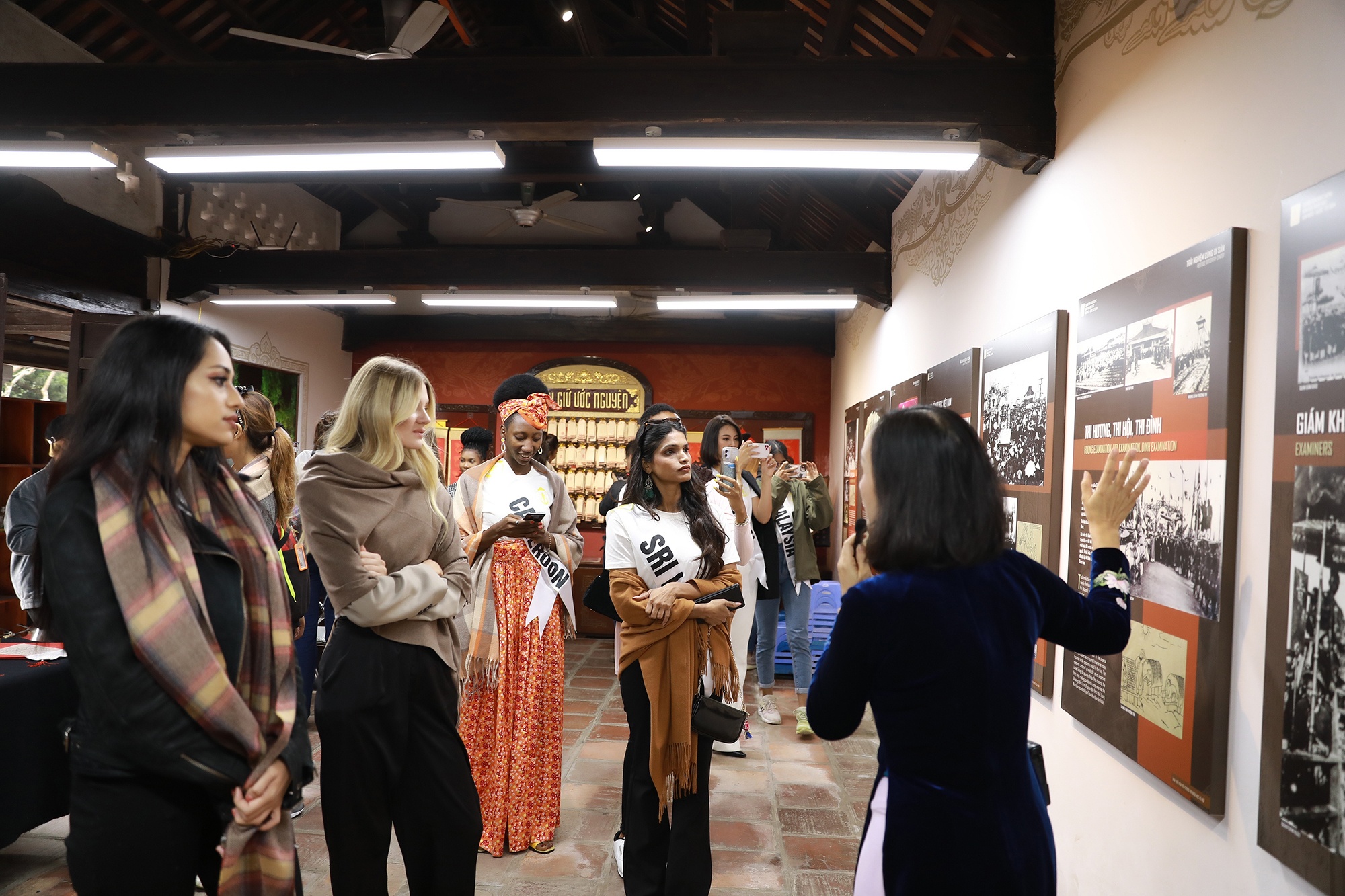 Hoa hau Du lich anh 5