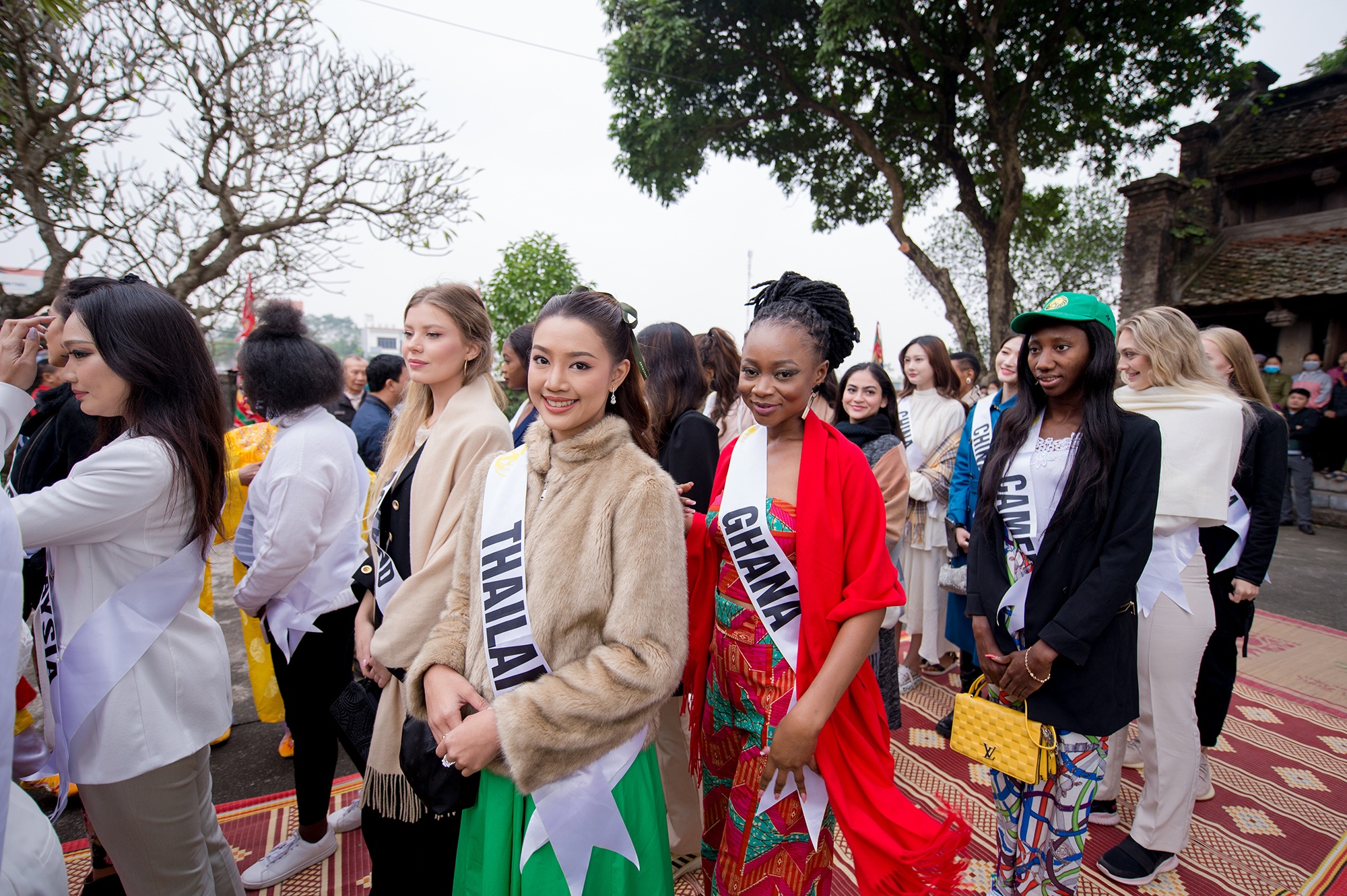 Hoa hau Du lich anh 2