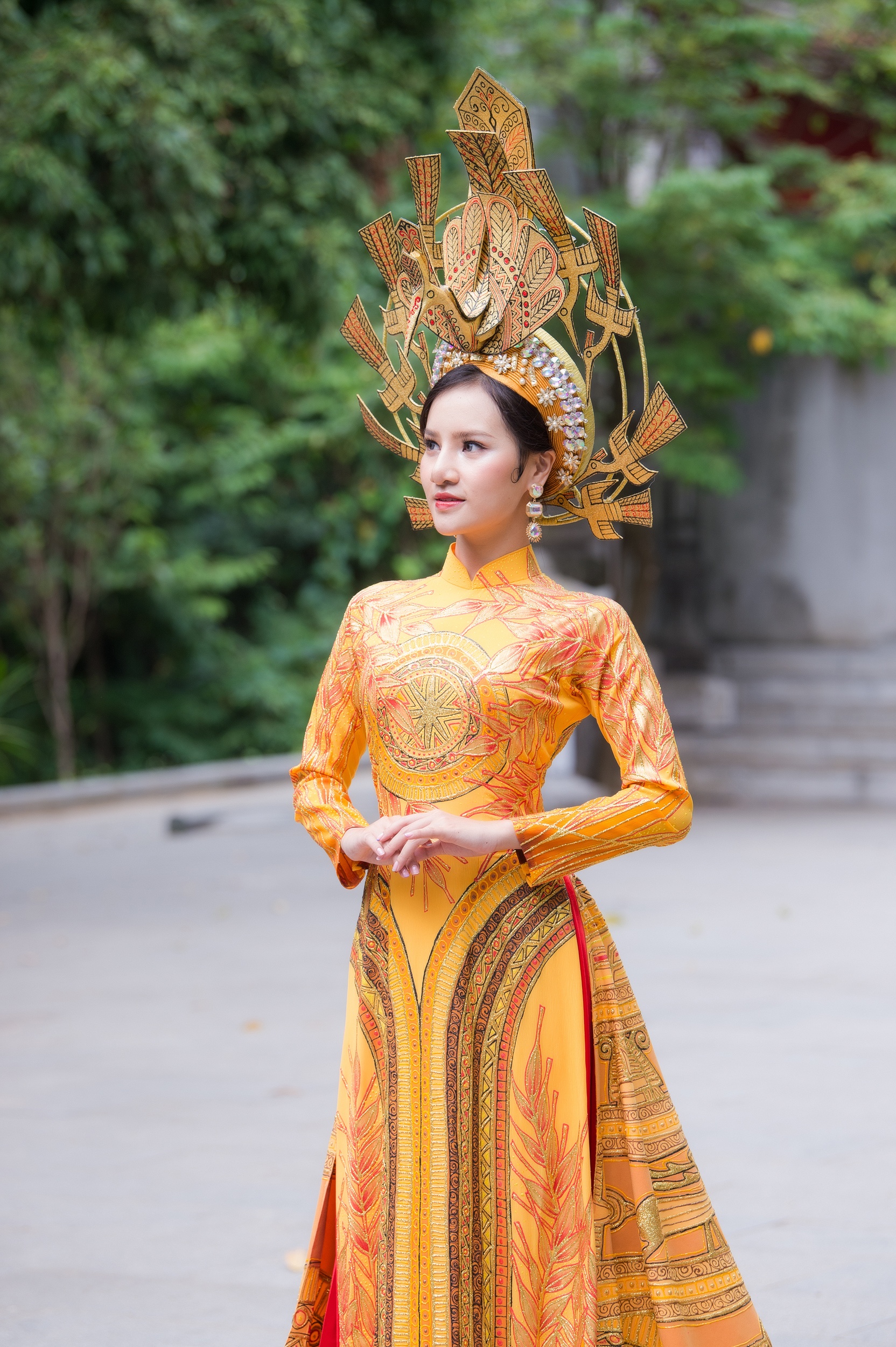 Hoa hau Du lich anh 11