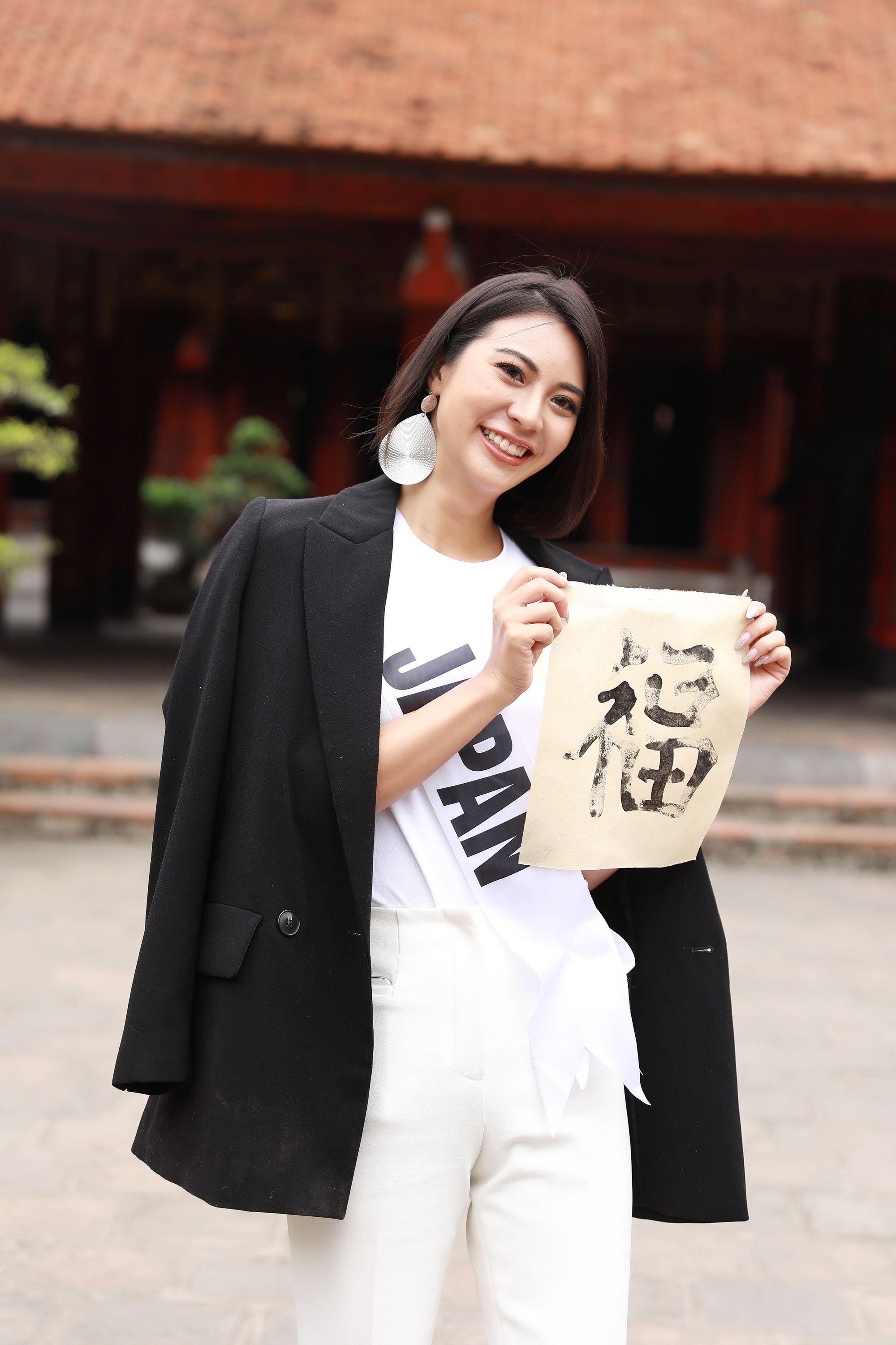 Hoa hau Du lich anh 5