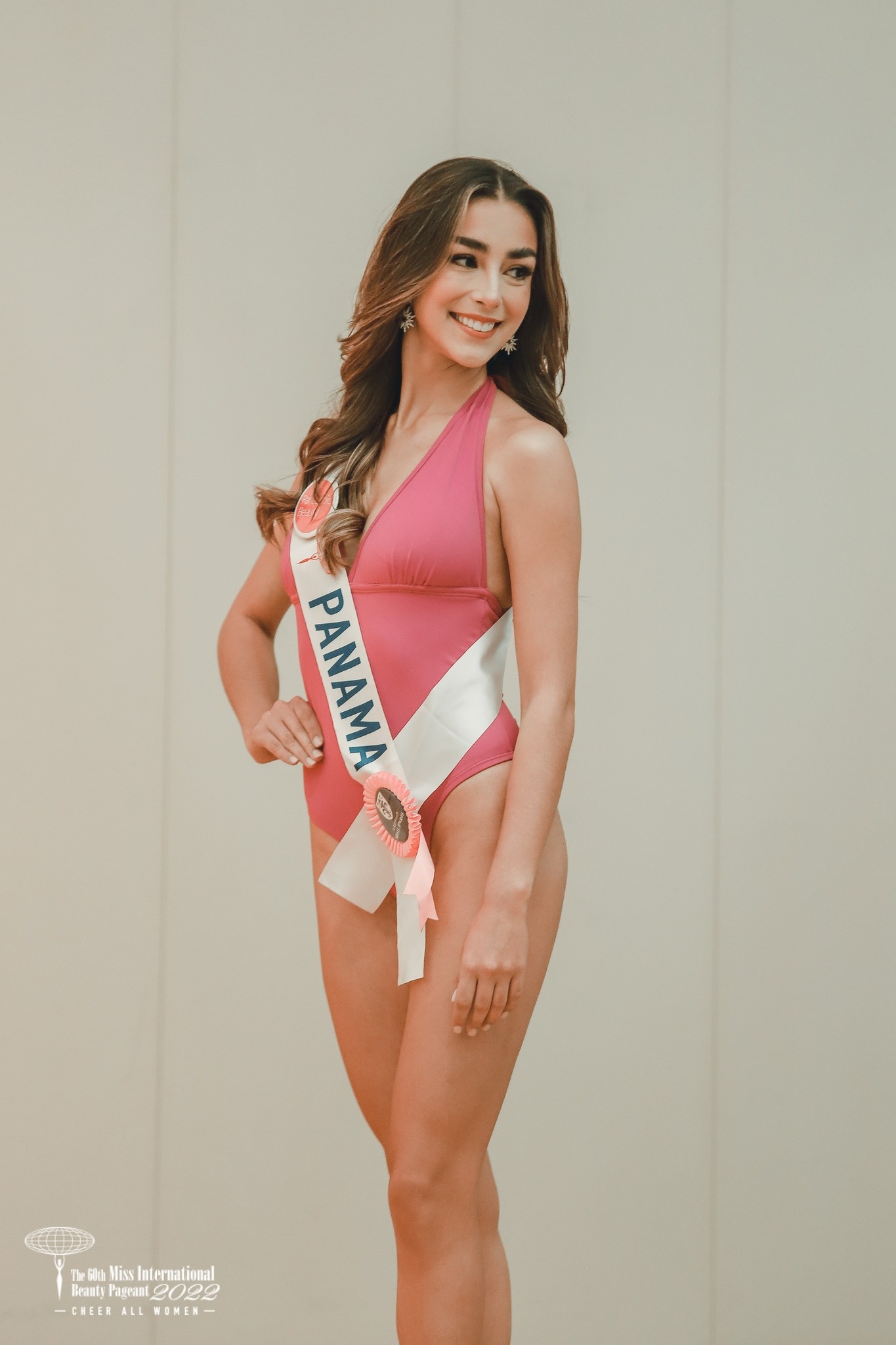 Hoa hau Quoc te anh 17