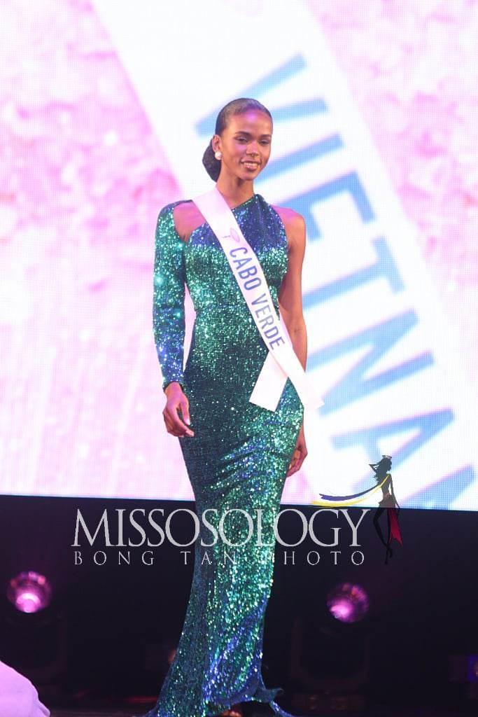 Hoa hau Quoc te anh 4