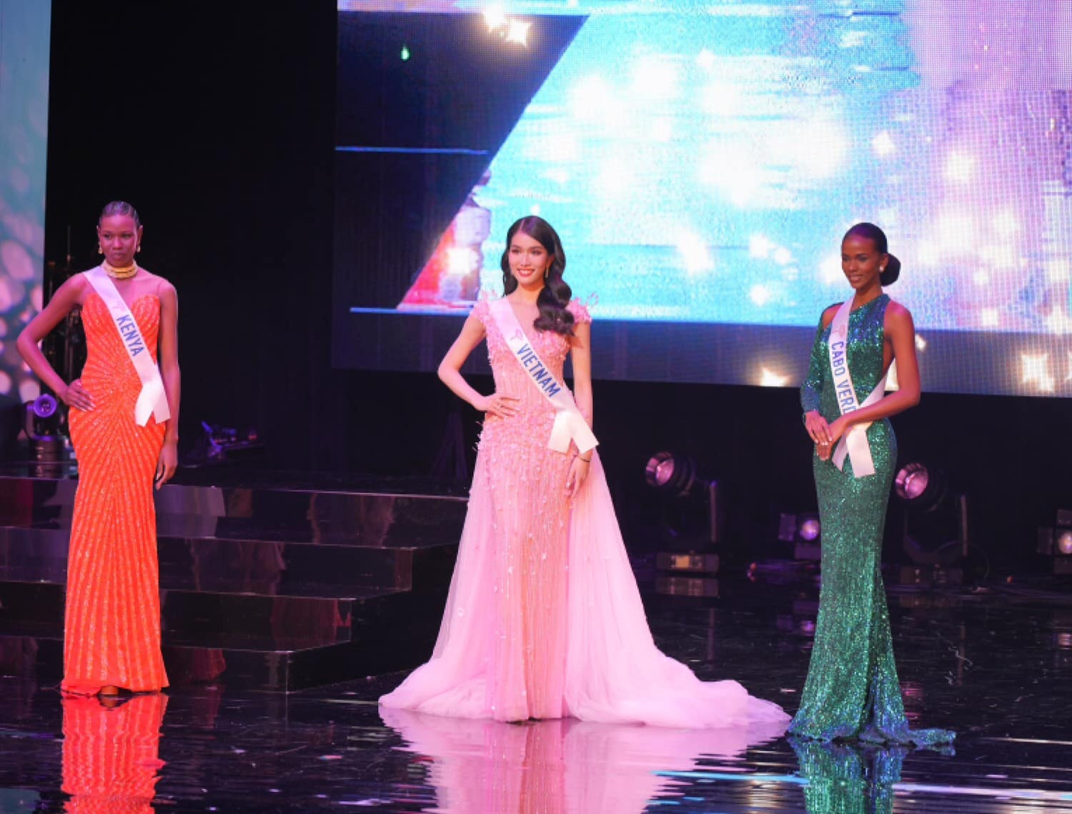 Hoa hau Quoc te anh 2