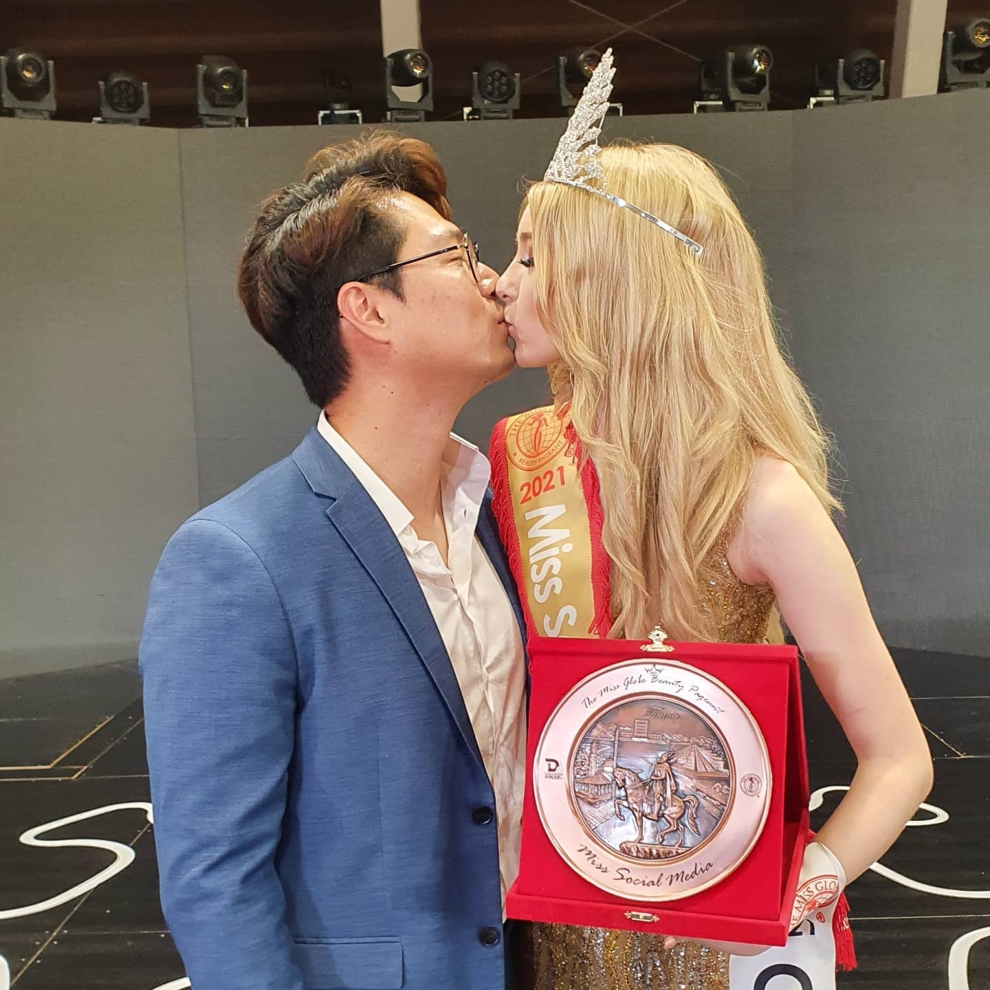 Hoa hau Quoc te anh 2