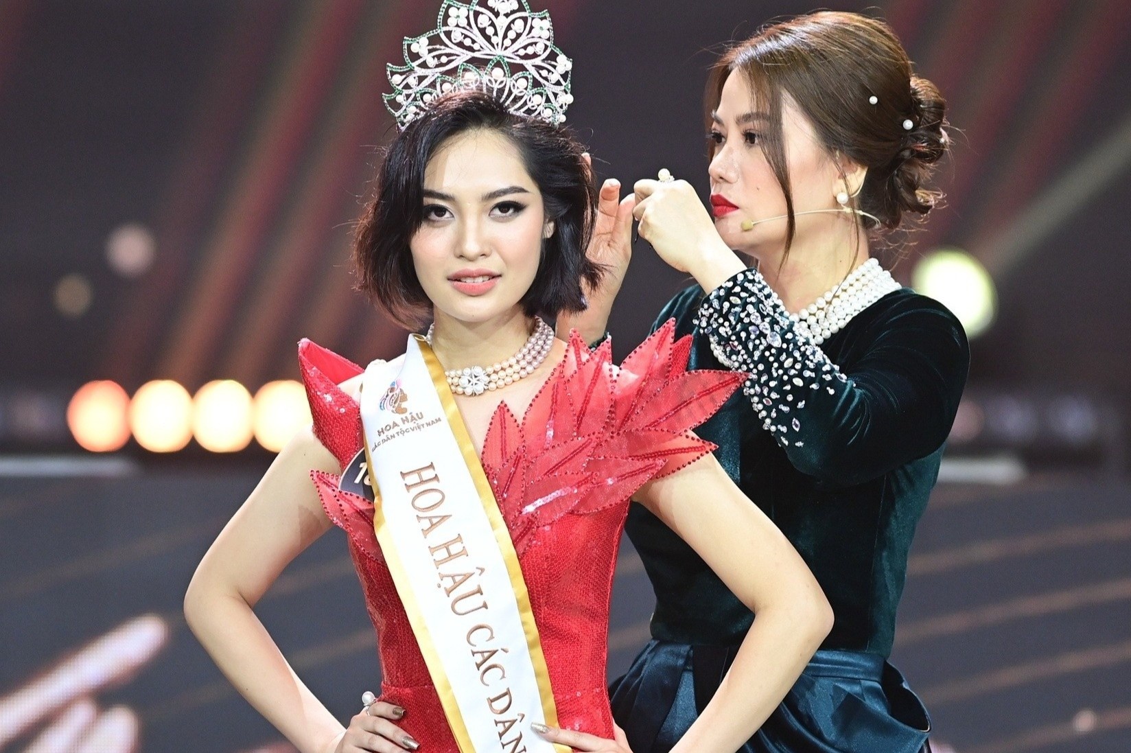 Truong Ngoc Anh khong con la nguoi dung dau Miss Earth Vietnam hinh anh