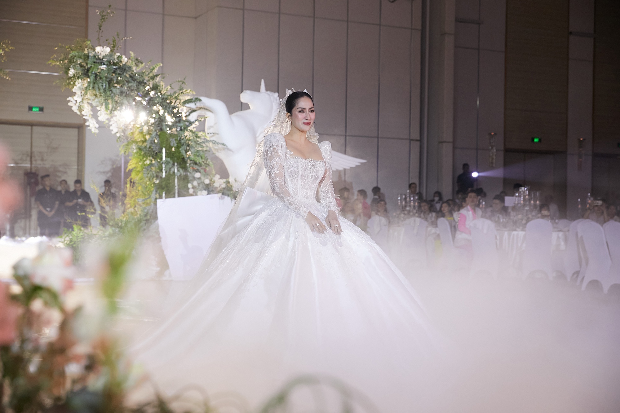 Khánh Thi Phan Hiển ảnh 2 Khanh Thi Phan Hien anh 2