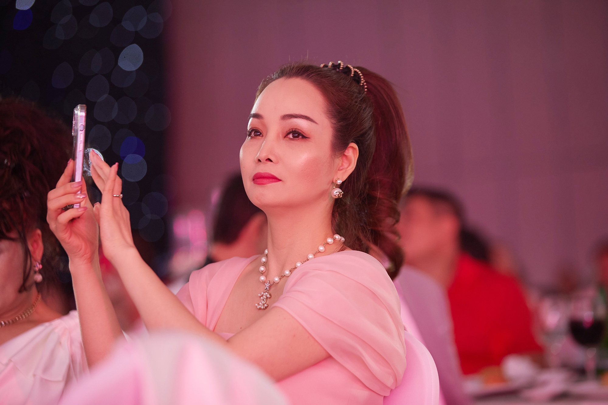 Khánh Thi Phan Hiển ảnh 12 Khanh Thi Phan Hien anh 12