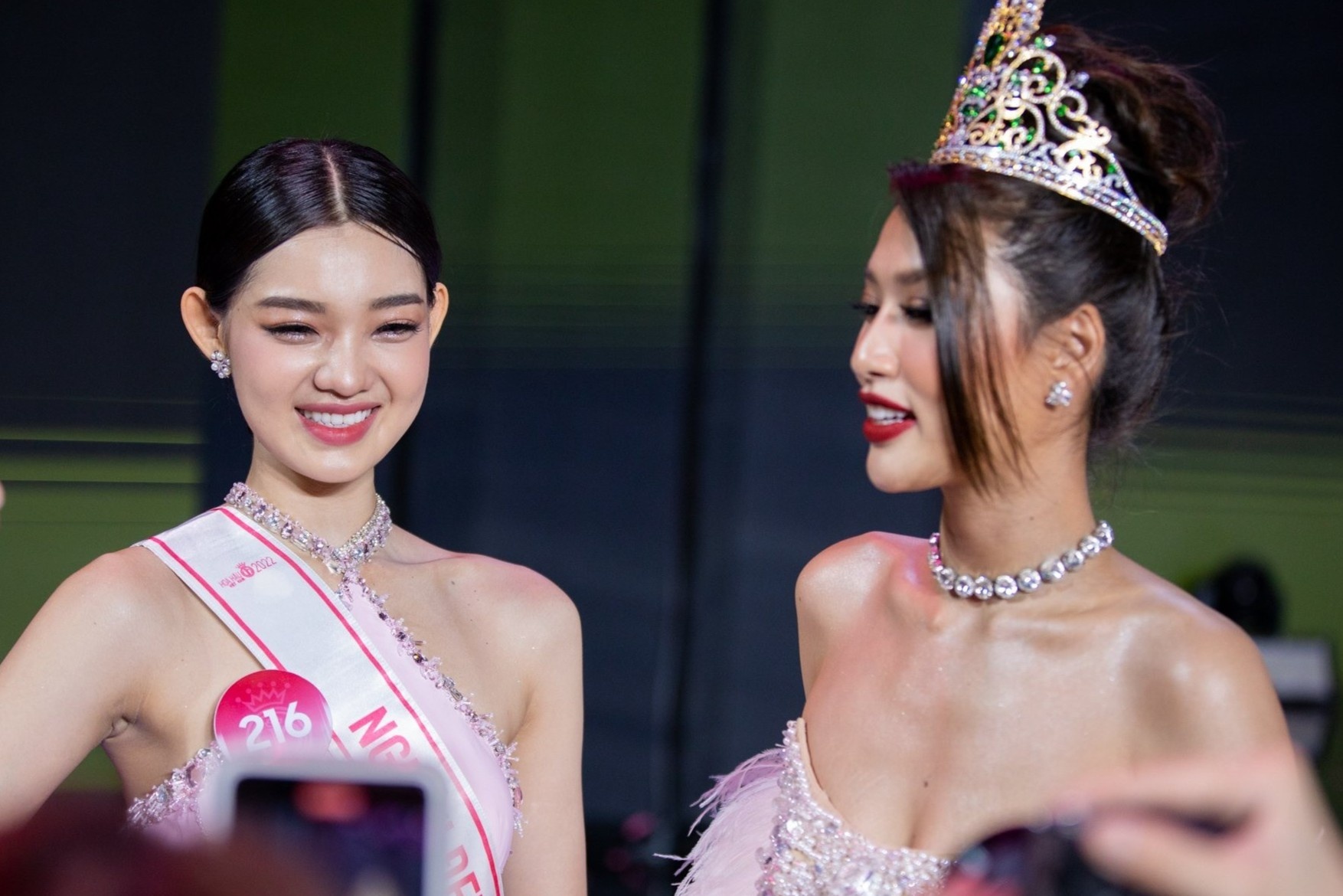 Be Quyen gay tiec nuoi khi truot top 5 Hoa hau Viet Nam hinh anh