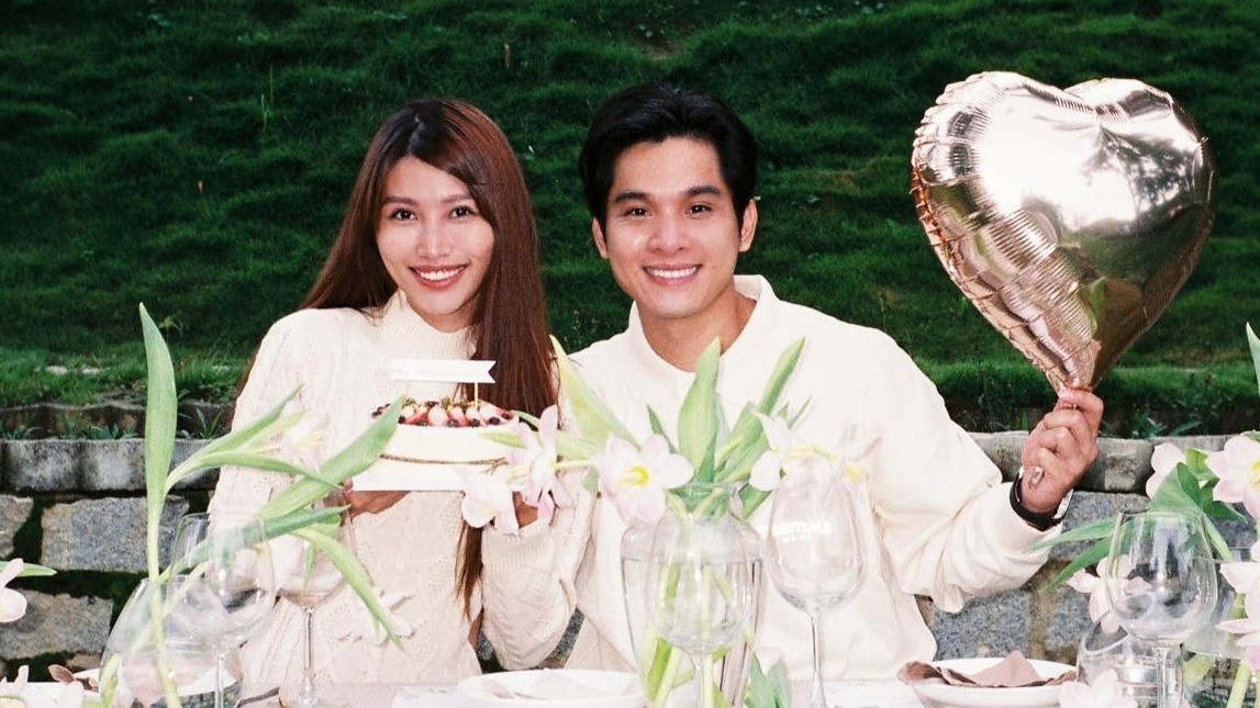 A hau Quynh Chau cong khai ban trai hinh anh