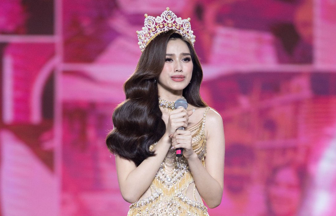 Do Thi Ha noi ve tranh cai khoc hon 5 phut khi chuyen giao vuong mien hinh anh