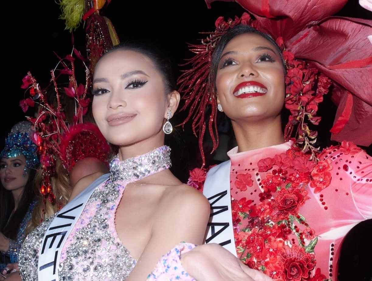 Hau truong Hoa hau Hoan vu cua Ngoc Chau va cac nguoi dep hinh anh