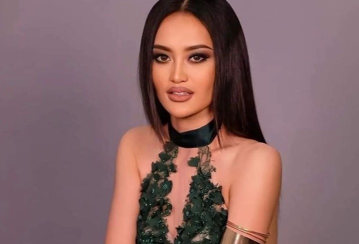 Khan gia thay co loi khi che Hoa hau Hoan vu Lao hinh anh