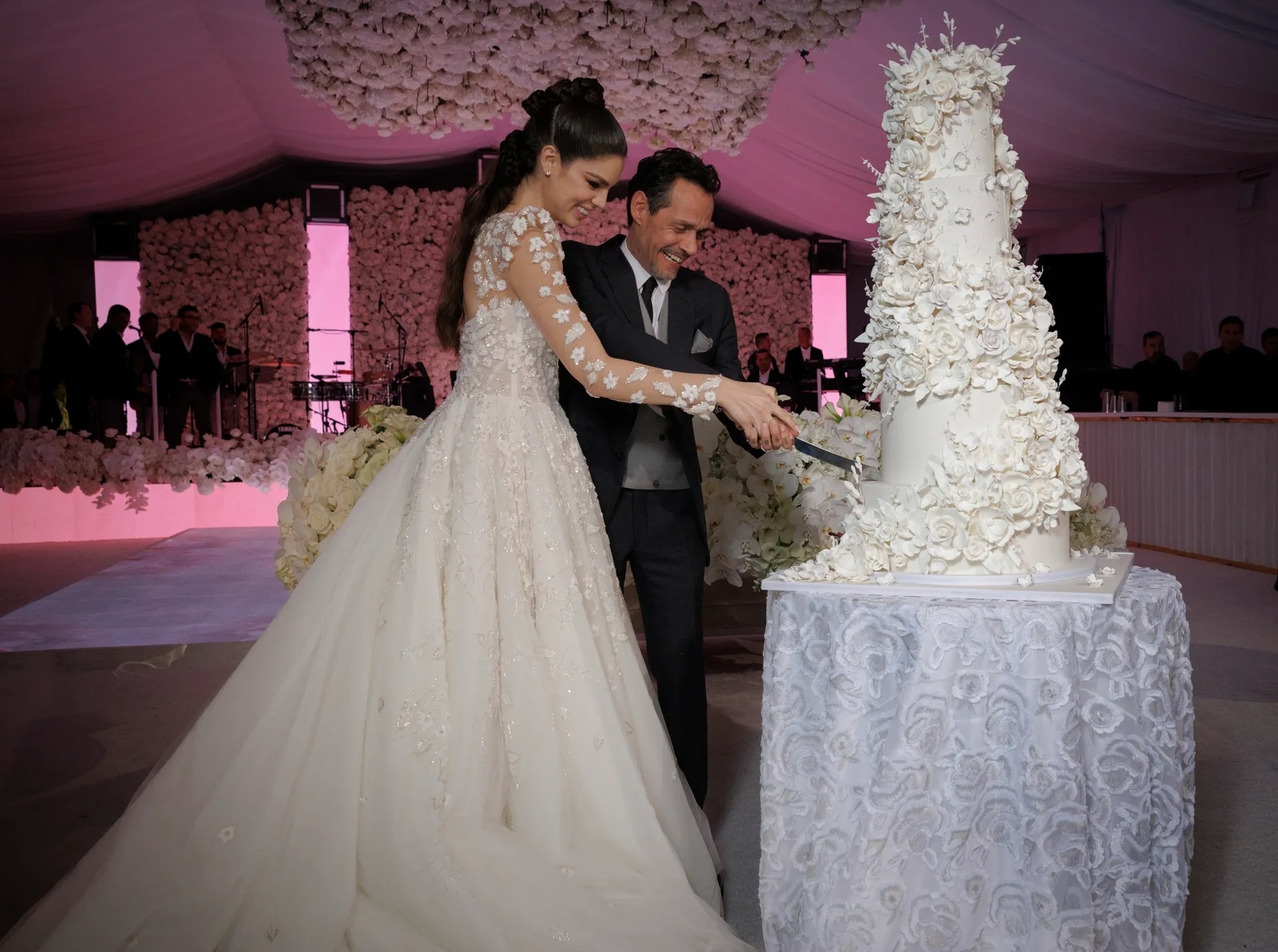 Marc Anthony cuoi anh 6