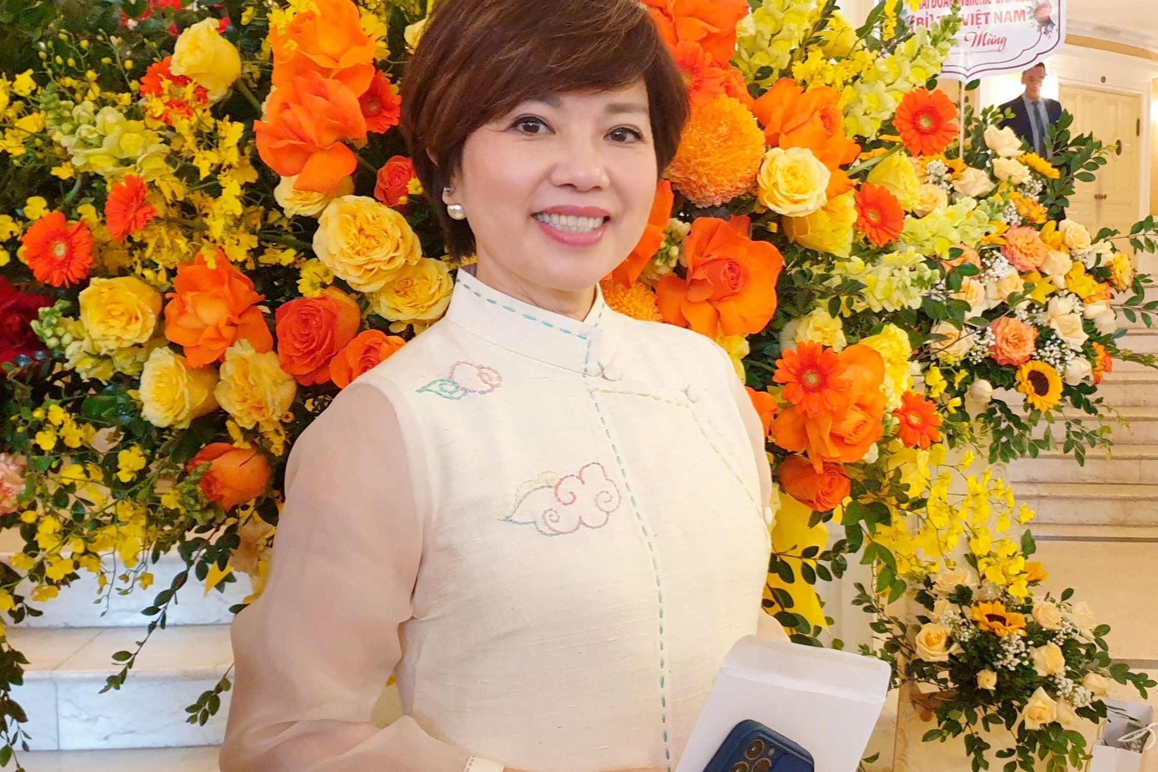 NSUT Ngoc Huyen noi ve cuoc song nghi huu sau chia tay Chi Trung hinh anh