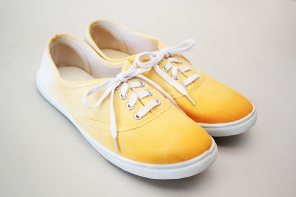 Tu nhuom giay vai mau loang sanh dieu, doc dao hinh anh