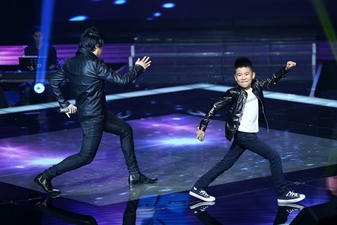 Ngoc Duy soi dong bang lien khuc voi HLV Thanh Bui hinh anh