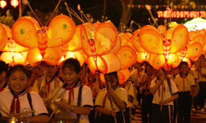 Nhung diem thu vi o le hoi ruoc den trung thu Phan Thiet hinh anh