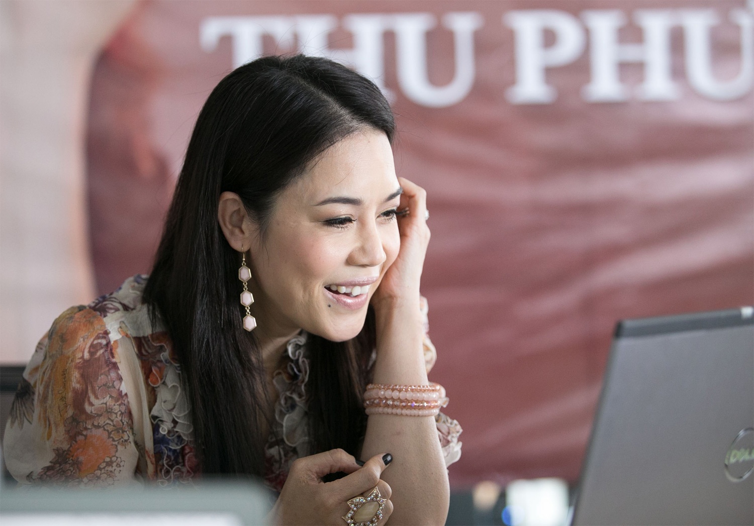 Clip Thu Phuong gui loi chuc doc gia hinh anh