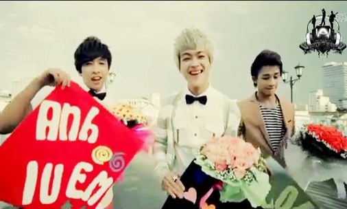 Nhung MV lot xac cua sao Viet hinh anh