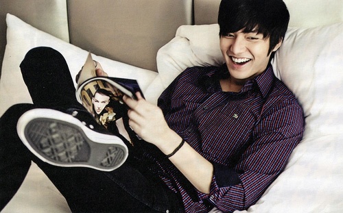 Lee Min Ho bi fan cuong an cap thia khi dang an hinh anh