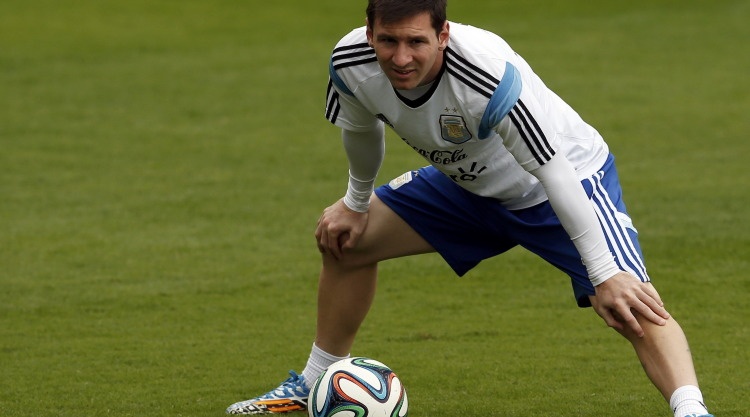 Cho Messi len tieng ve tiki-taka hinh anh