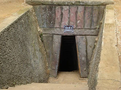 Với chiều sâu nhất đến 8m cùng với thổ đất sét pha ong mà địa đạo trước đây chịu được sức công phá ghê gớm của bom đạn.