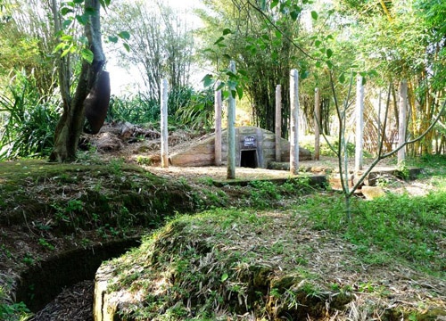 Hệ thống giao thông hào tại địa đạo Vĩnh Mốc.