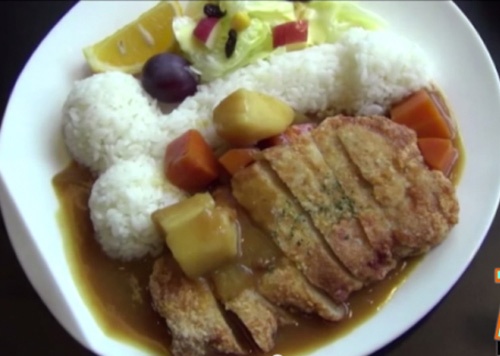 Đĩa cơm với hình thù đặc biệt  