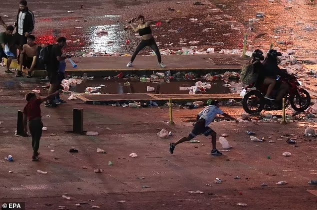 Bao luc trong bong da Argentina hinh anh