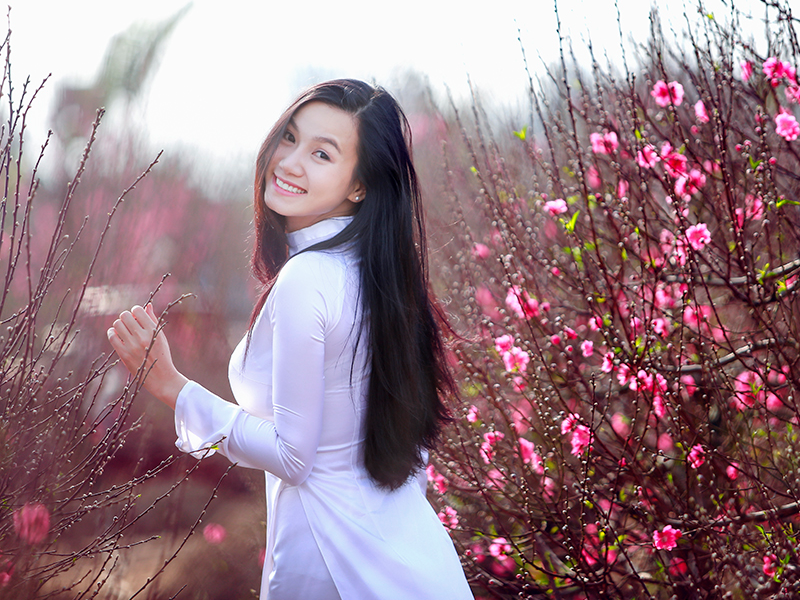 Dien vien Hoa co may khoe sac ben hoa dao hinh anh