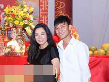 Tiet lo trang phuc cuoi cua Thanh Thanh Hien - Che Phong hinh anh