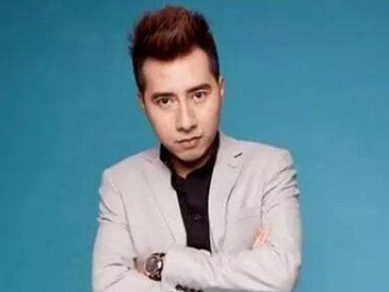 Only C: 'Toi thuong xuyen bi fan cua Isaac khung bo' hinh anh