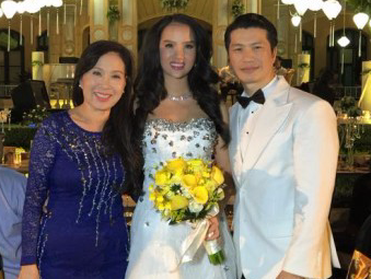 4 dieu thu vi trong dam cuoi Bebe Pham va Dustin Nguyen hinh anh